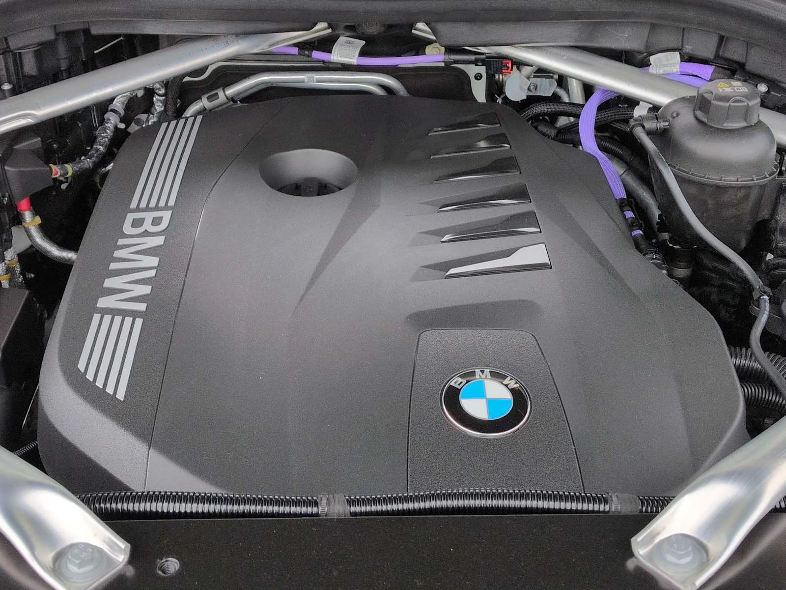 New 2026 Alpine White BMW xDrive40i image 14