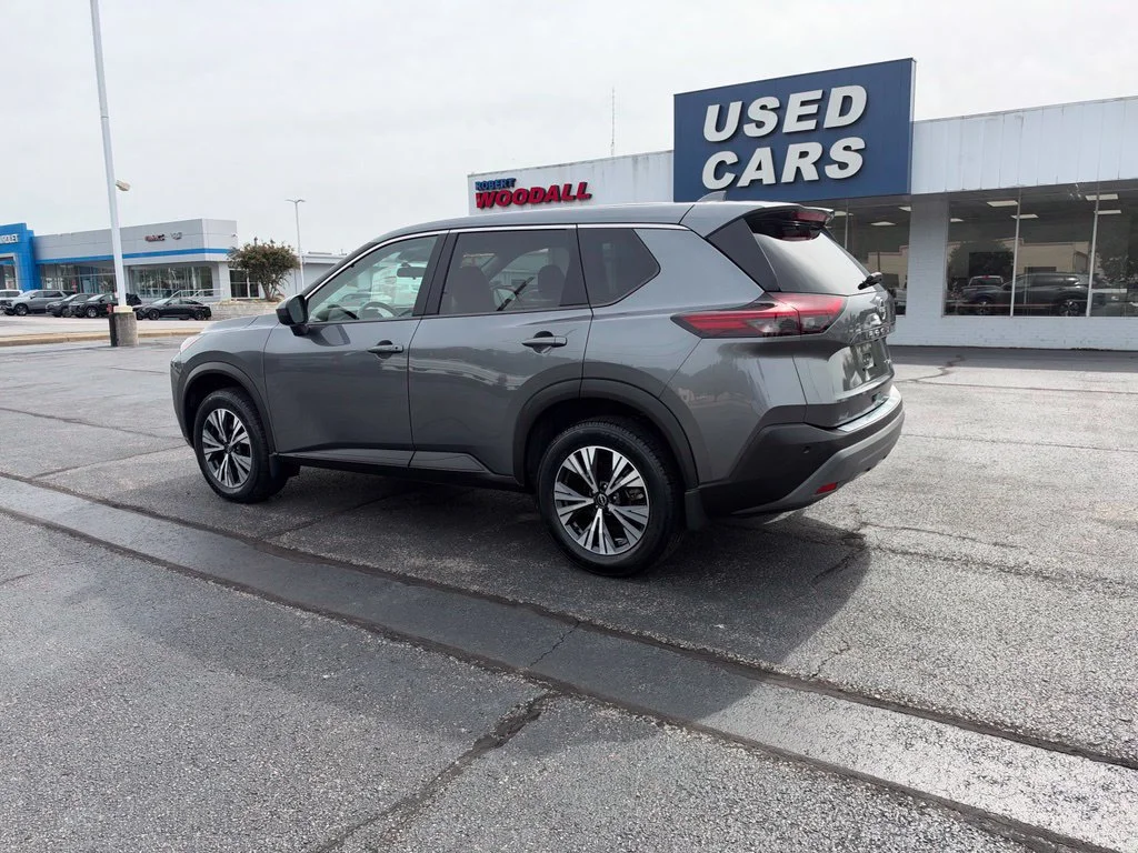 Used 2023 Gray Nissan SV image 6