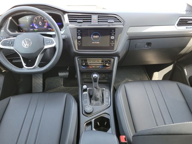 Used 2023 White Volkswagen 2.0T SE image 15