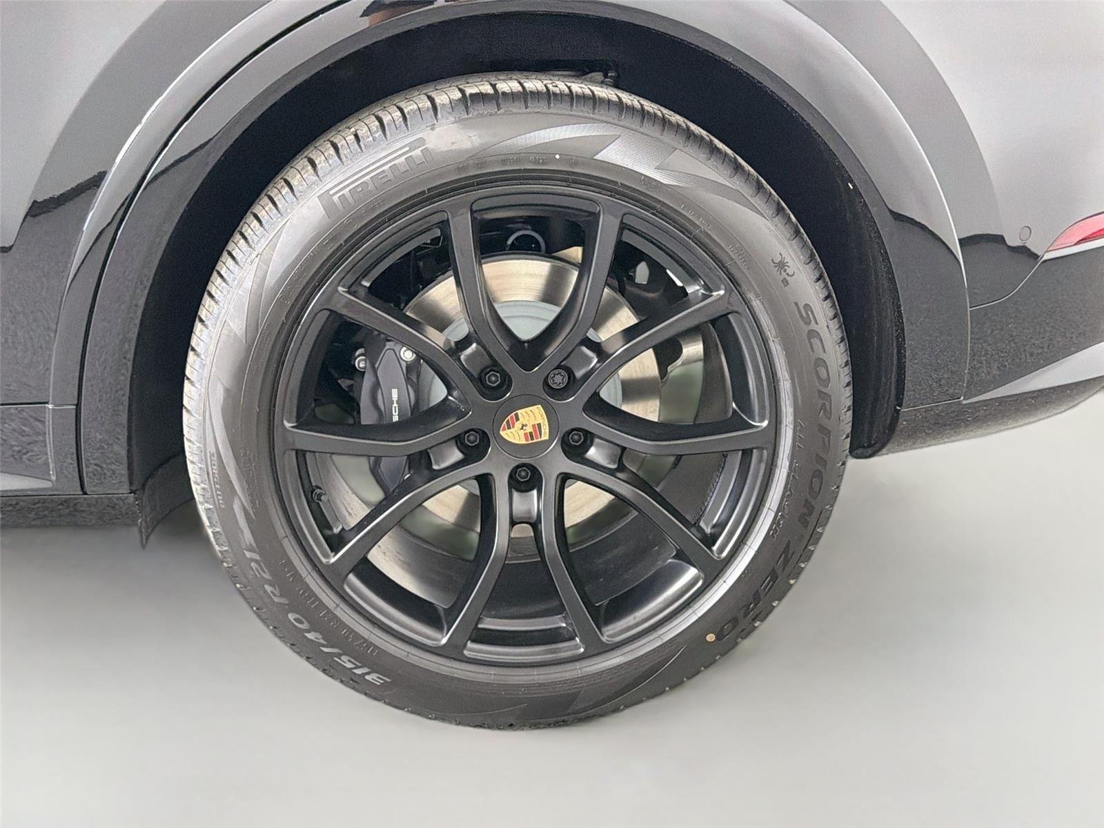 New 2026 Chromite Black Metallic Porsche Coupé image 12