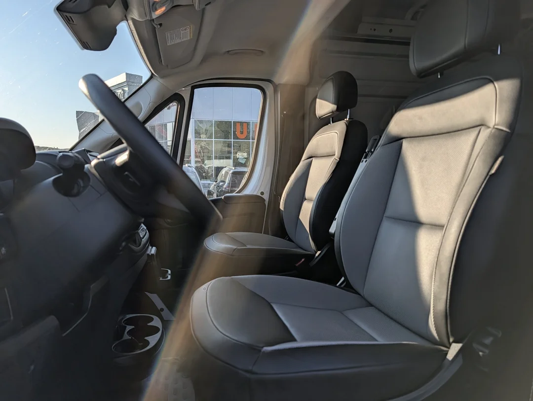 Certified Used 2025 White RAM Tradesman - Convienence Grp - Mopar Wall Paneling - LOW KMS image 13