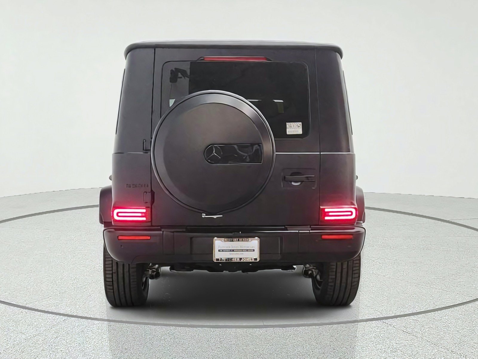 New 2027 MANUFAKTUR Night Black Magno Mercedes-Benz G 580e SUV image 27