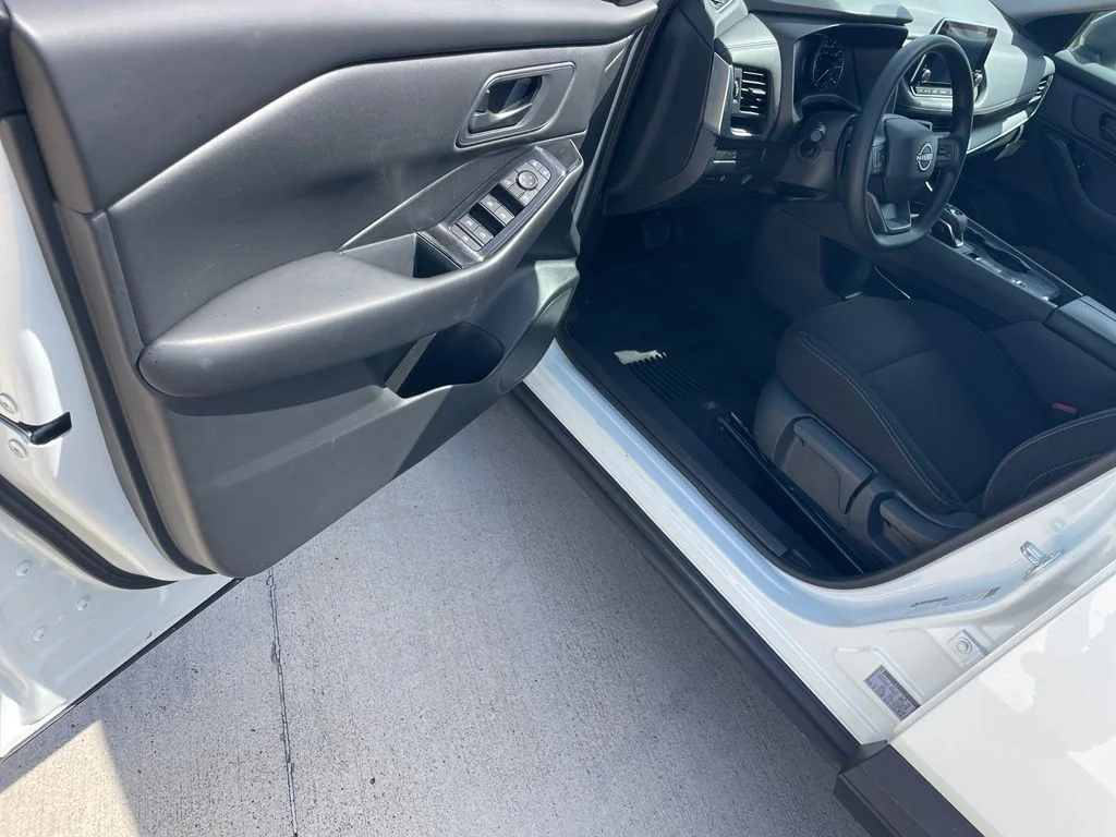 Used 2026 White Nissan S image 18