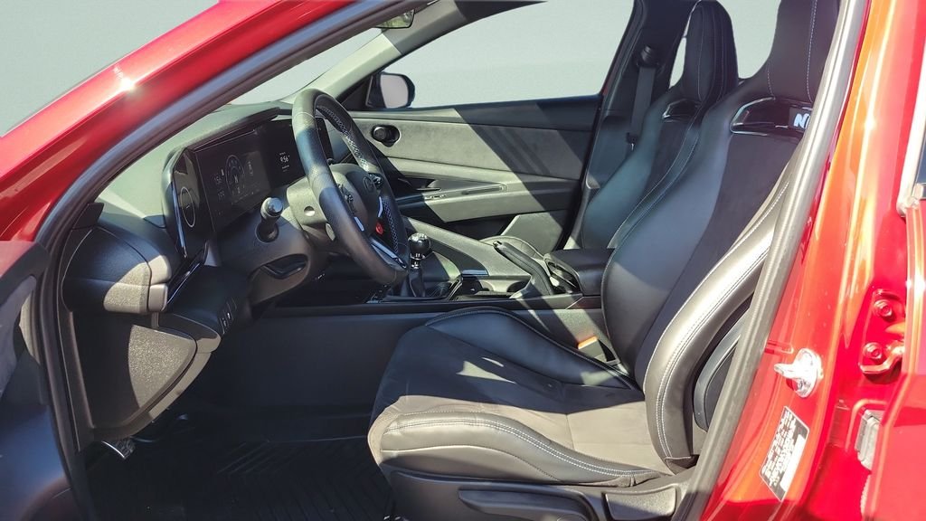 2025 Hyundai Elantra N - Photo 16
