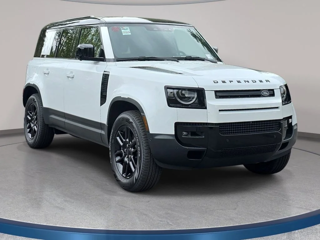 New 2026 Fuji White LAND ROVER S image 3