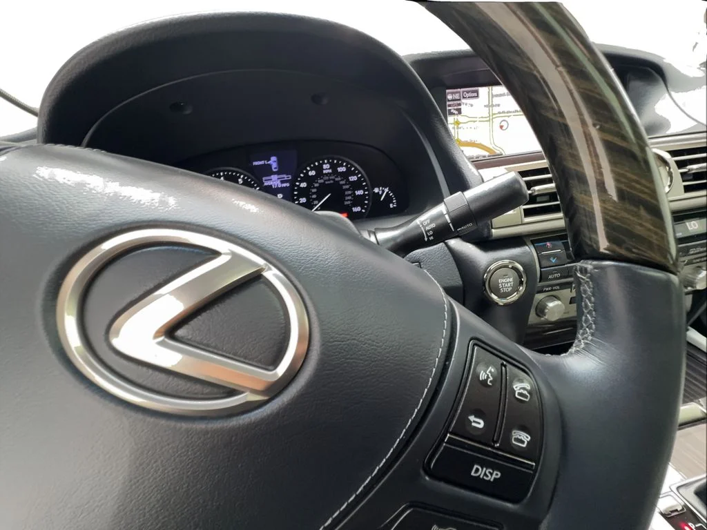 Used 2015 Black Lexus 460 image 43