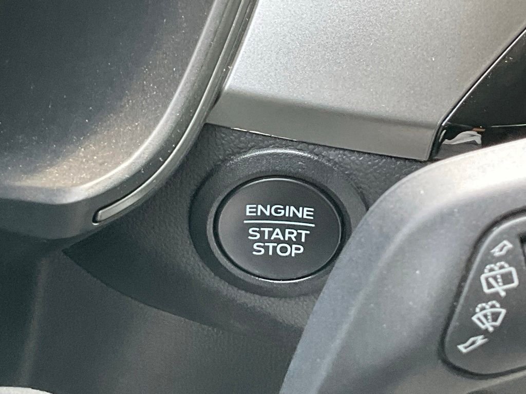Certified Used 2025 Oxford White Ford Active image 10