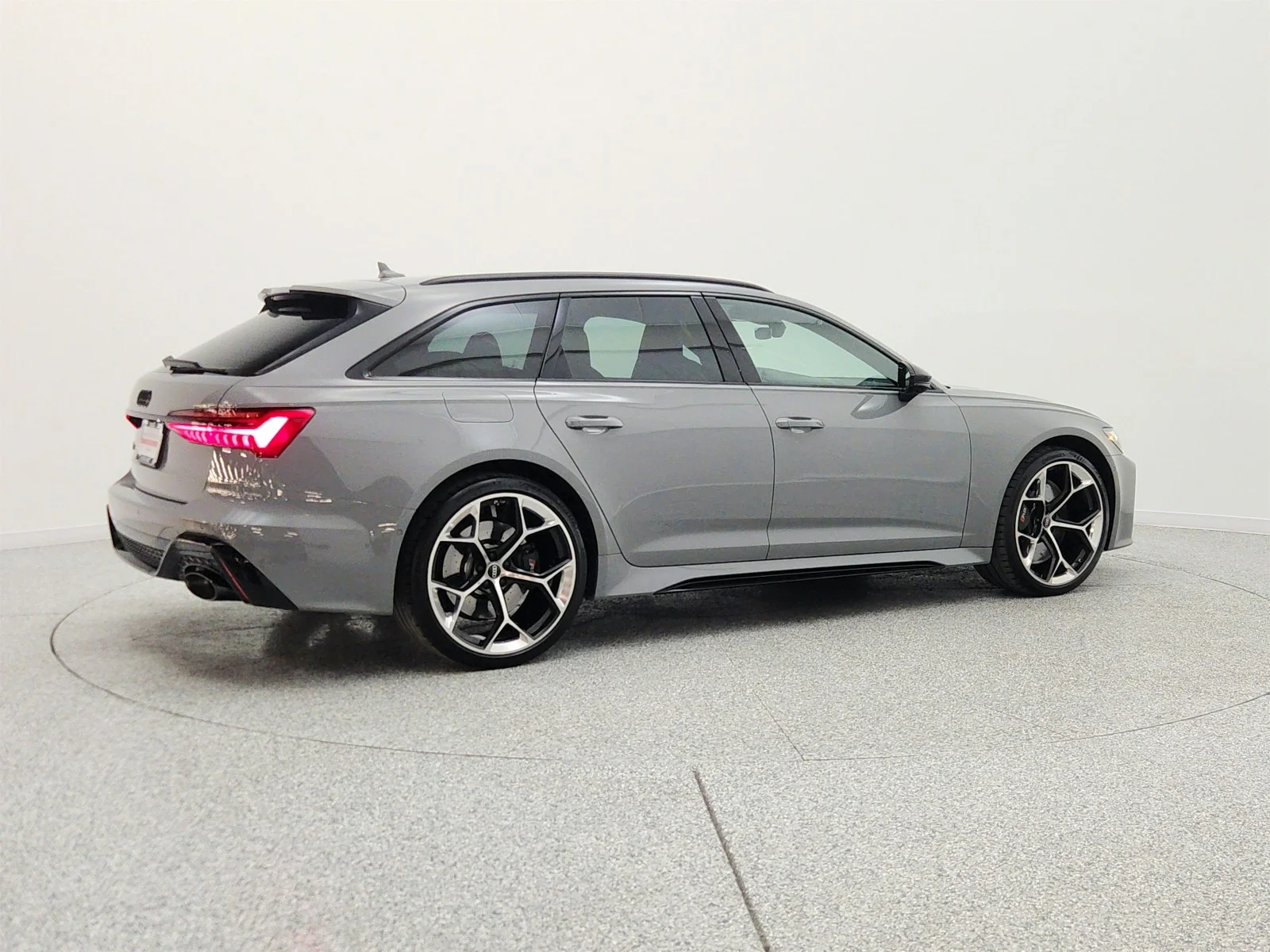 Used 2025 Nardo Gray Audi performance 4.0 TFSI quattro image 5