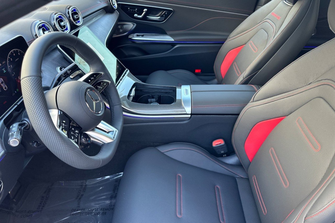 New 2026 MANUFAKTUR Moonlight White Metallic Mercedes-Benz AMG® CLE 53 4MATIC+ Coupe image 12