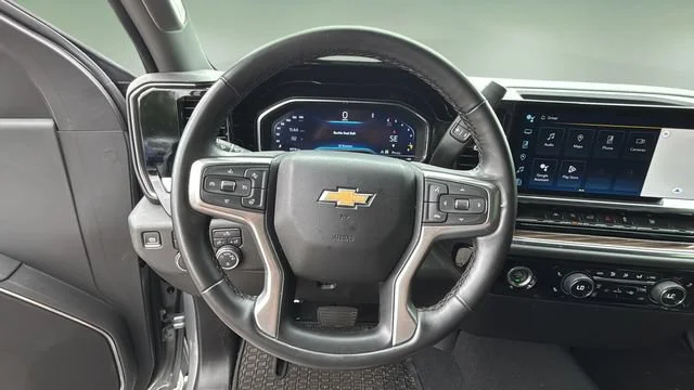 Used 2024 Sterling Gray Metallic Chevrolet LT (2FL) image 12
