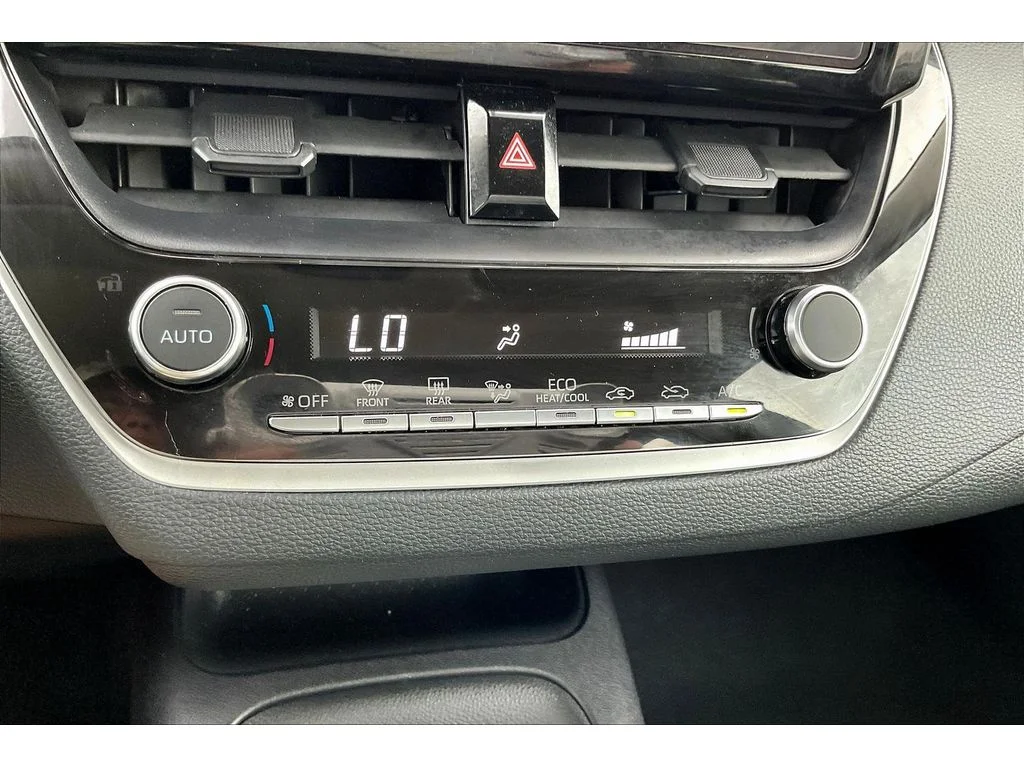Used 2024  Toyota LE image 21