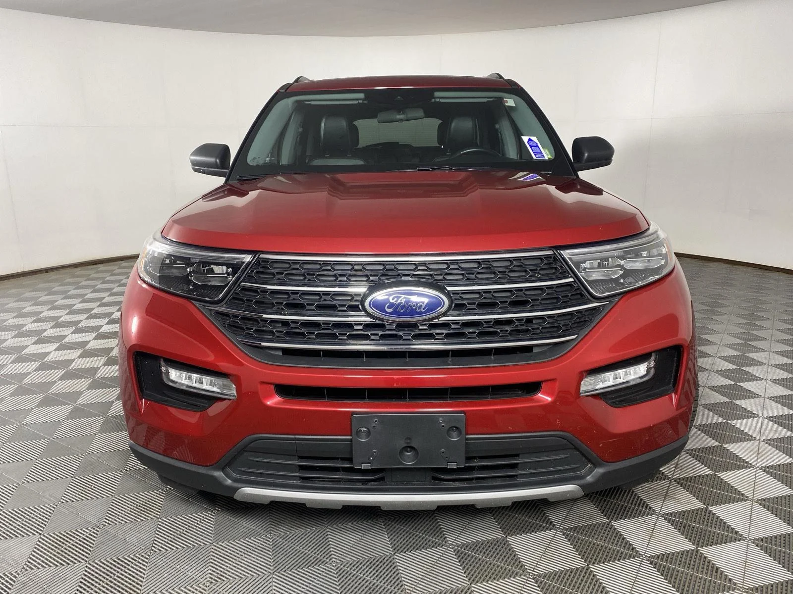 Used 2022 Rapid Red Metallic Tinted Clearcoat Ford XLT image 5