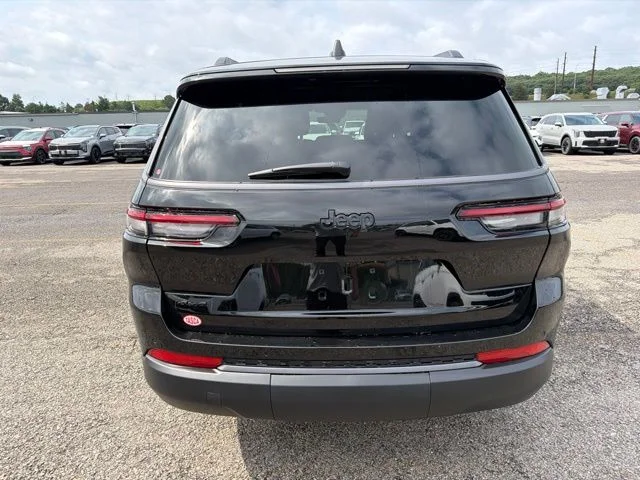 New 2026 Black Jeep Altitude image 4