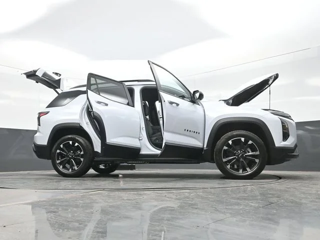 New 2026 Polar White Tricoat Chevrolet RS image 31