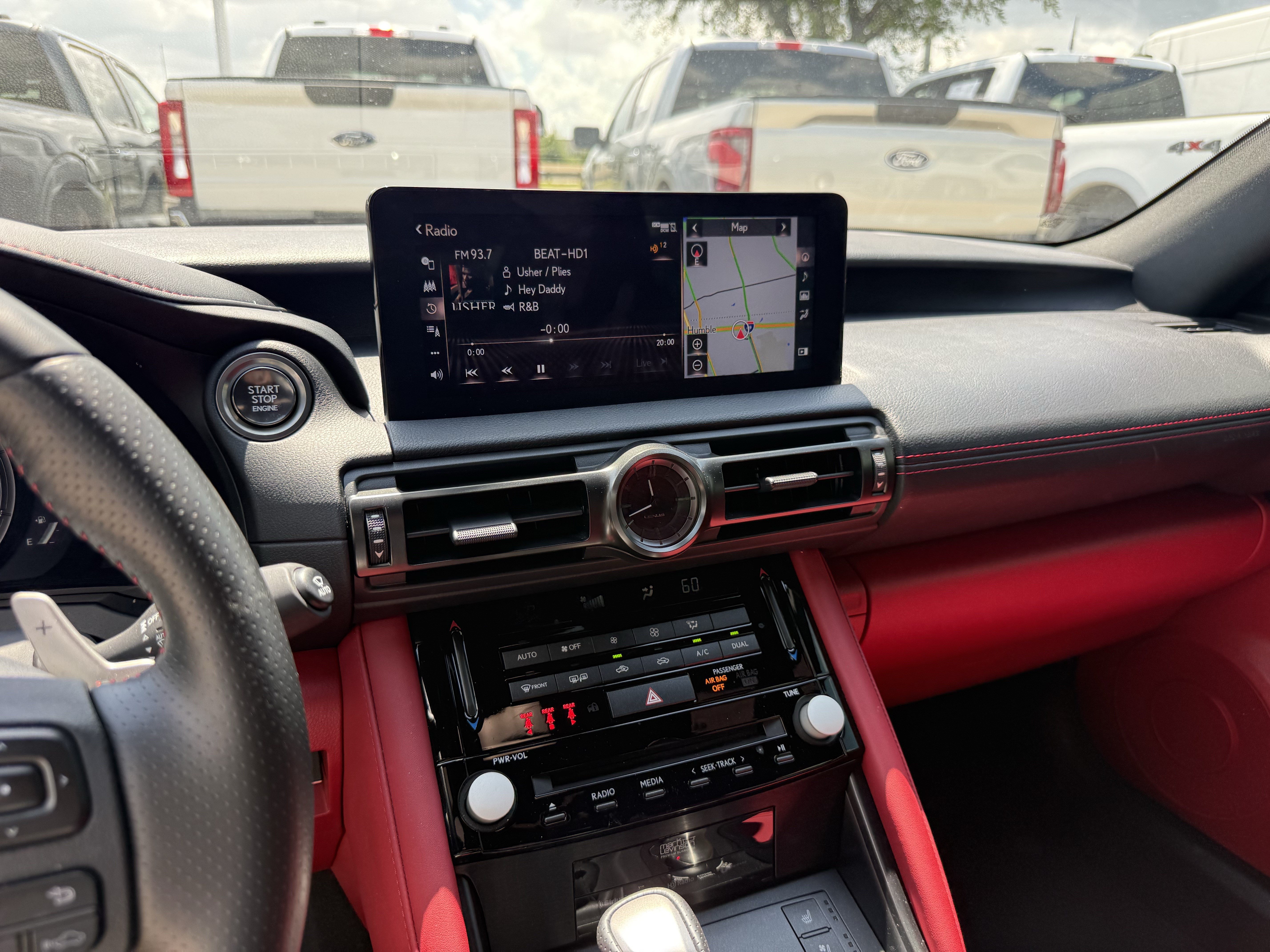 Used 2025  Lexus  image 18
