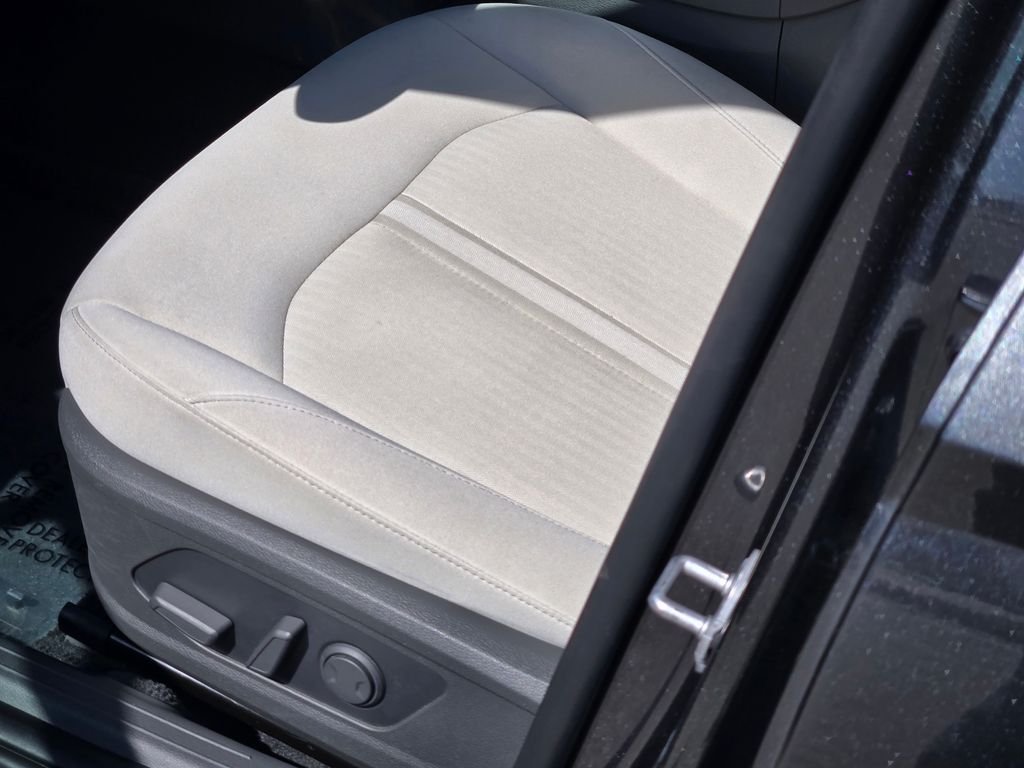 Certified Used 2025 Gray Hyundai SEL image 29