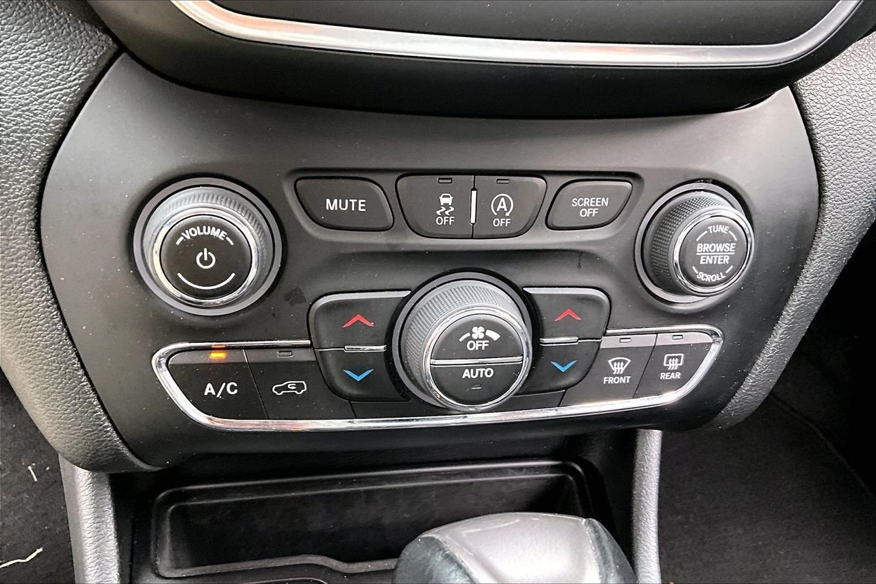 2023 Jeep Cherokee Altitude Lux - Photo 25