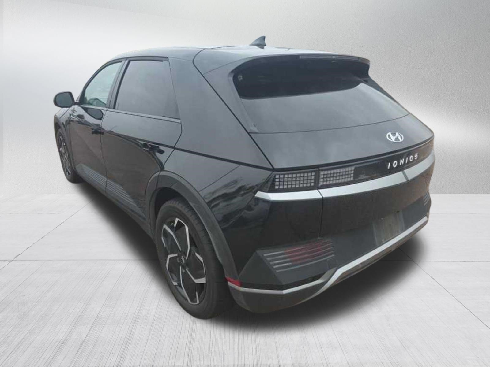 Used 2024 Abyss Black Hyundai SEL image 6