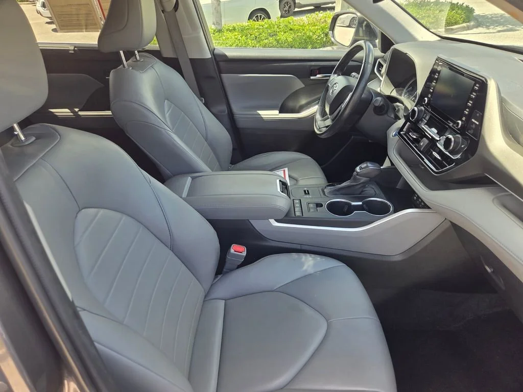 Used 2022 Magnetic Gray Metallic Toyota Hybrid XLE image 32