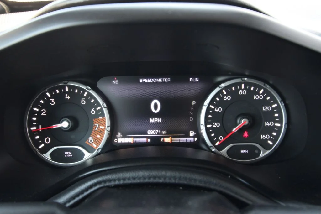Used 2021 Black Jeep Latitude image 43