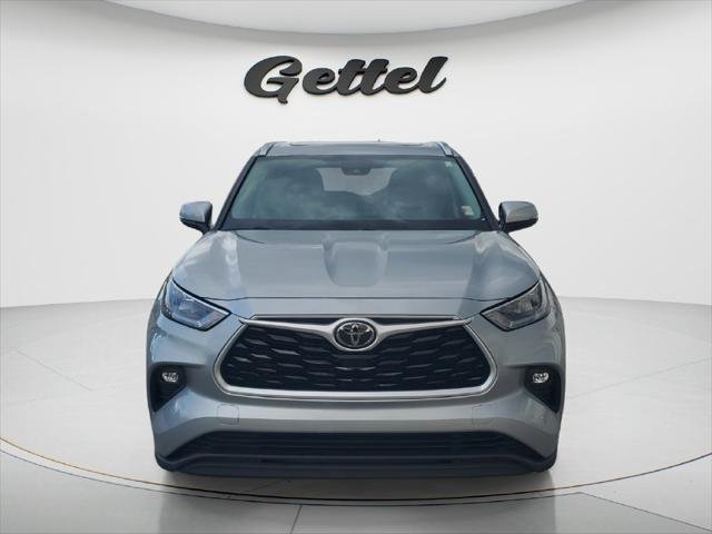 Certified Used 2020 CELESTIAL SILVER METALLIC Toyota  image 2