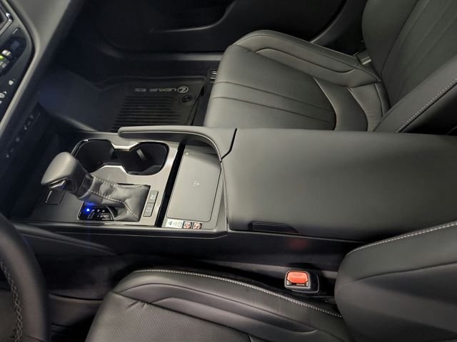 Used 2024 Gray Lexus 300h F SPORT Handling image 22