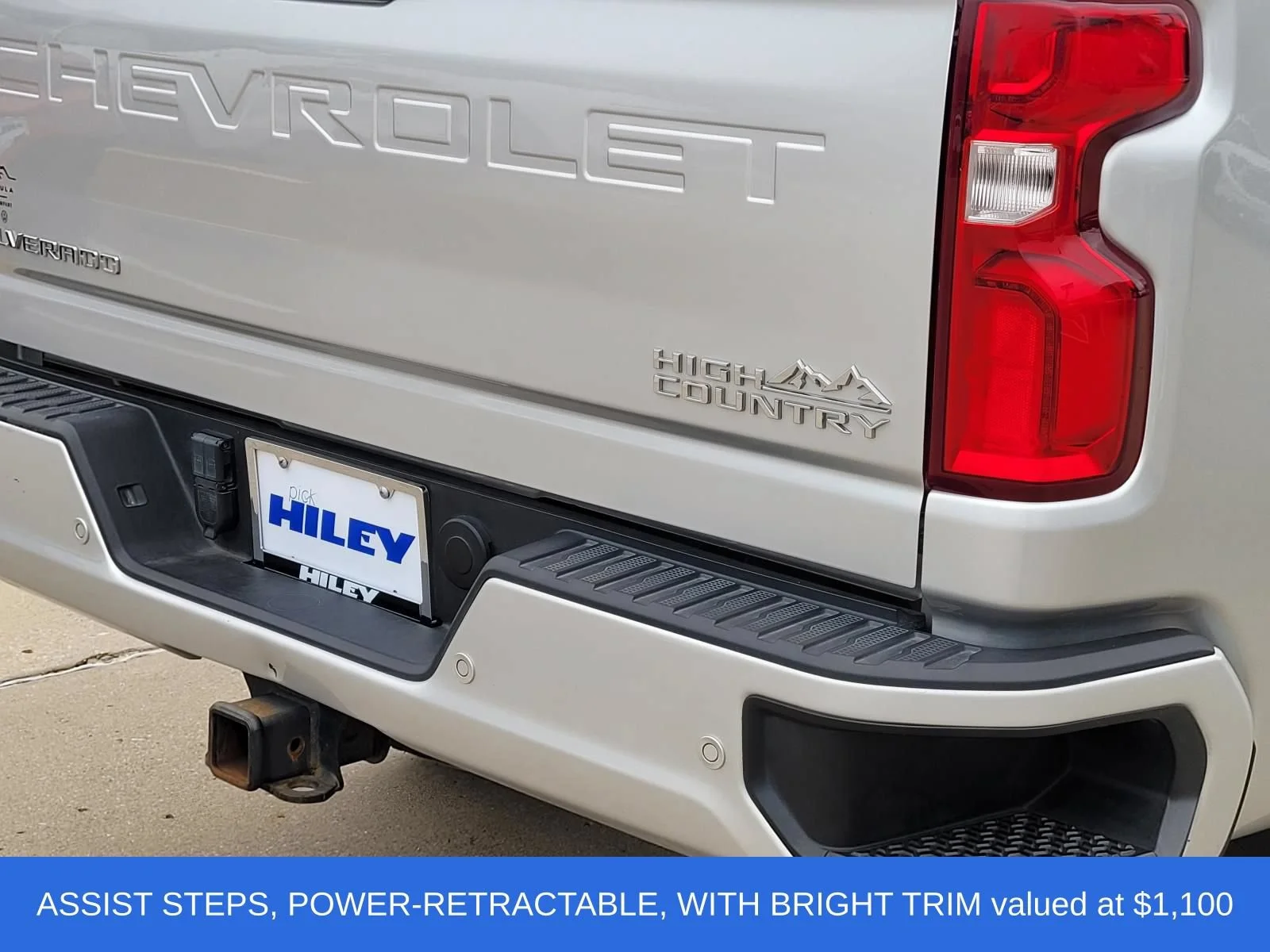 Used 2022 Silver Ice Metallic Chevrolet High Country image 6