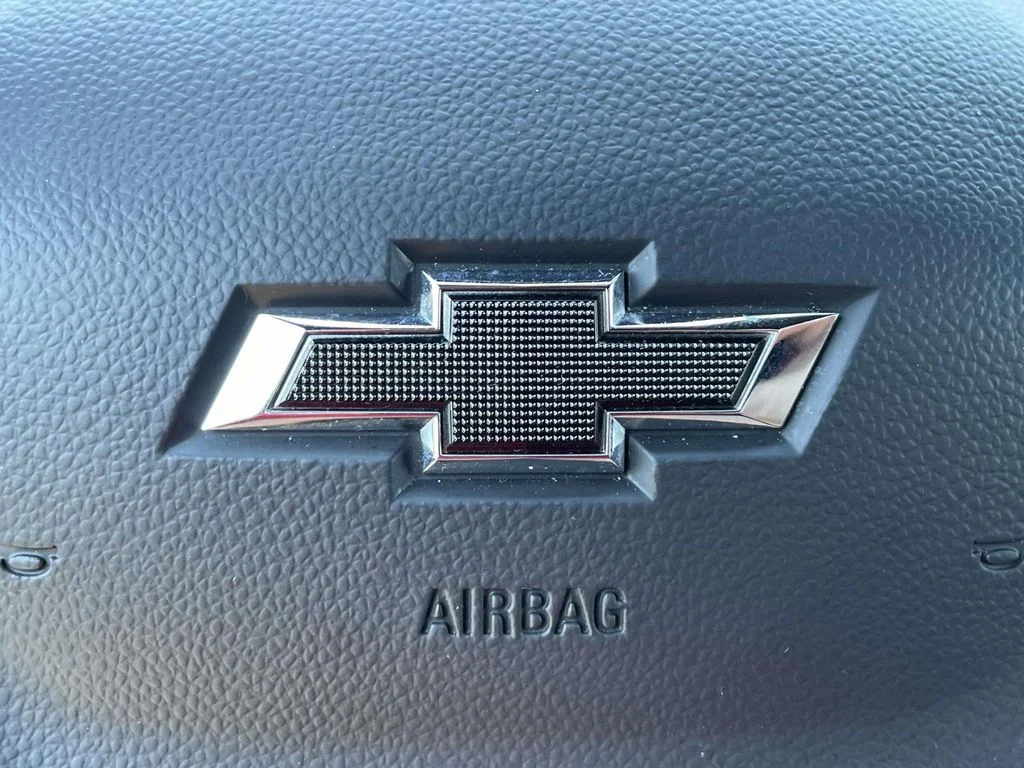 Used 2025 Black Chevrolet Z71 image 32