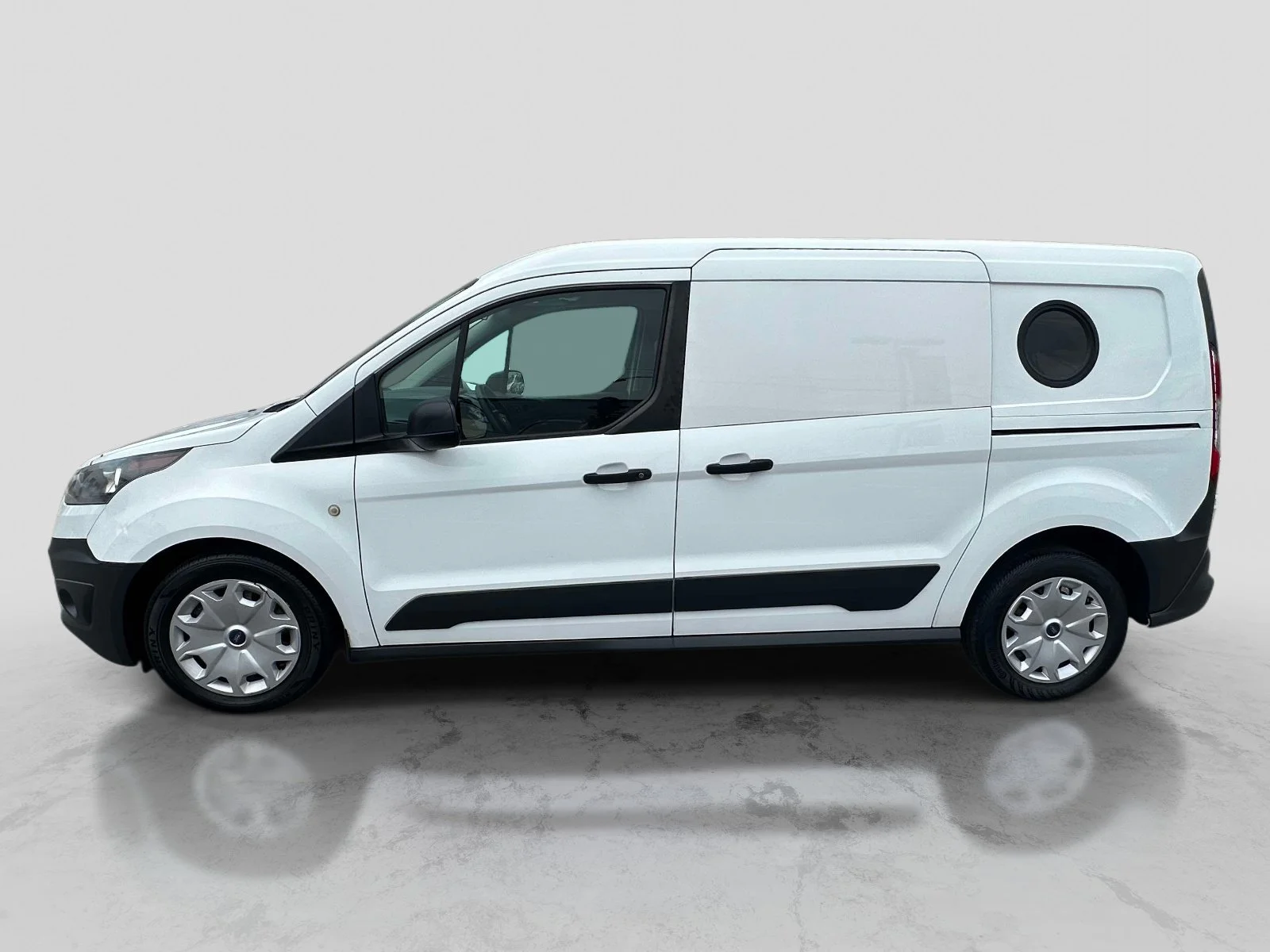 Used 2016 White Ford XL image 5