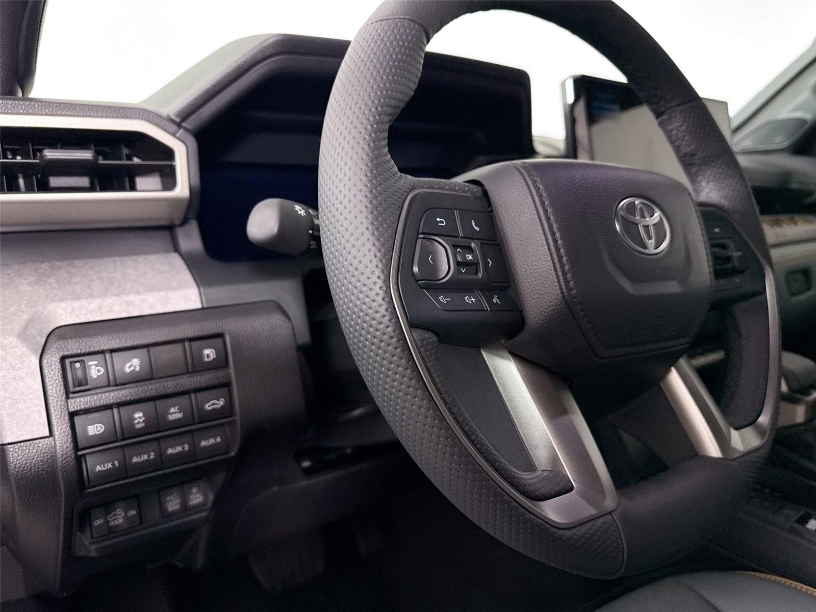 New 2026 Ice Cap Toyota Trailhunter HV image 4