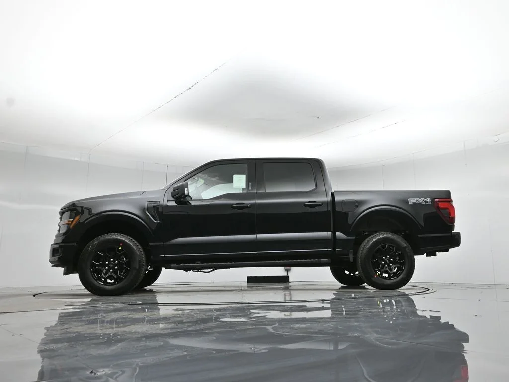 New 2026 Agate Black Metallic Ford XLT image 7