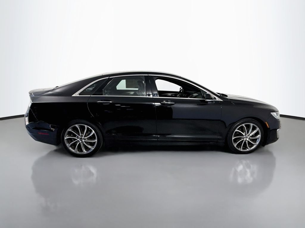 Used 2018 Black Velvet Lincoln Premiere image 14
