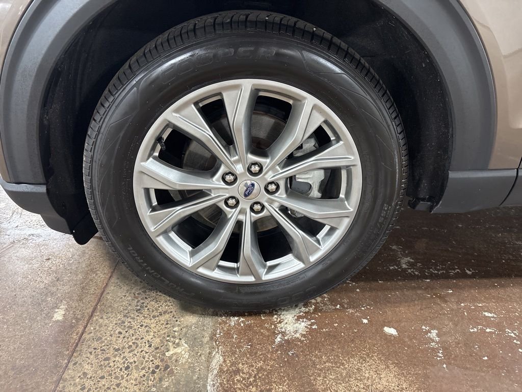 Used 2021 Gray Ford Limited image 9