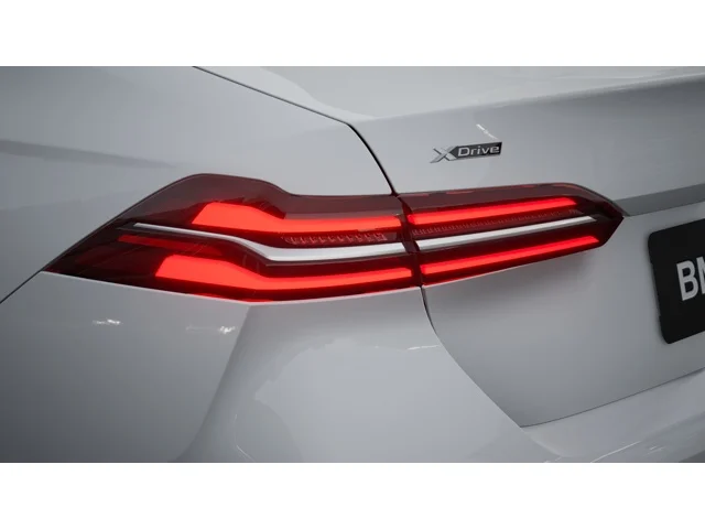 New 2027 Alpine White BMW  image 8