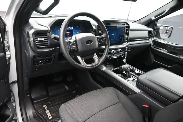 Certified Used 2024 Avalanche Ford XLT image 9