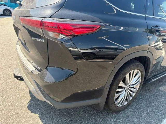 Used 2021 Black Toyota Platinum image 4