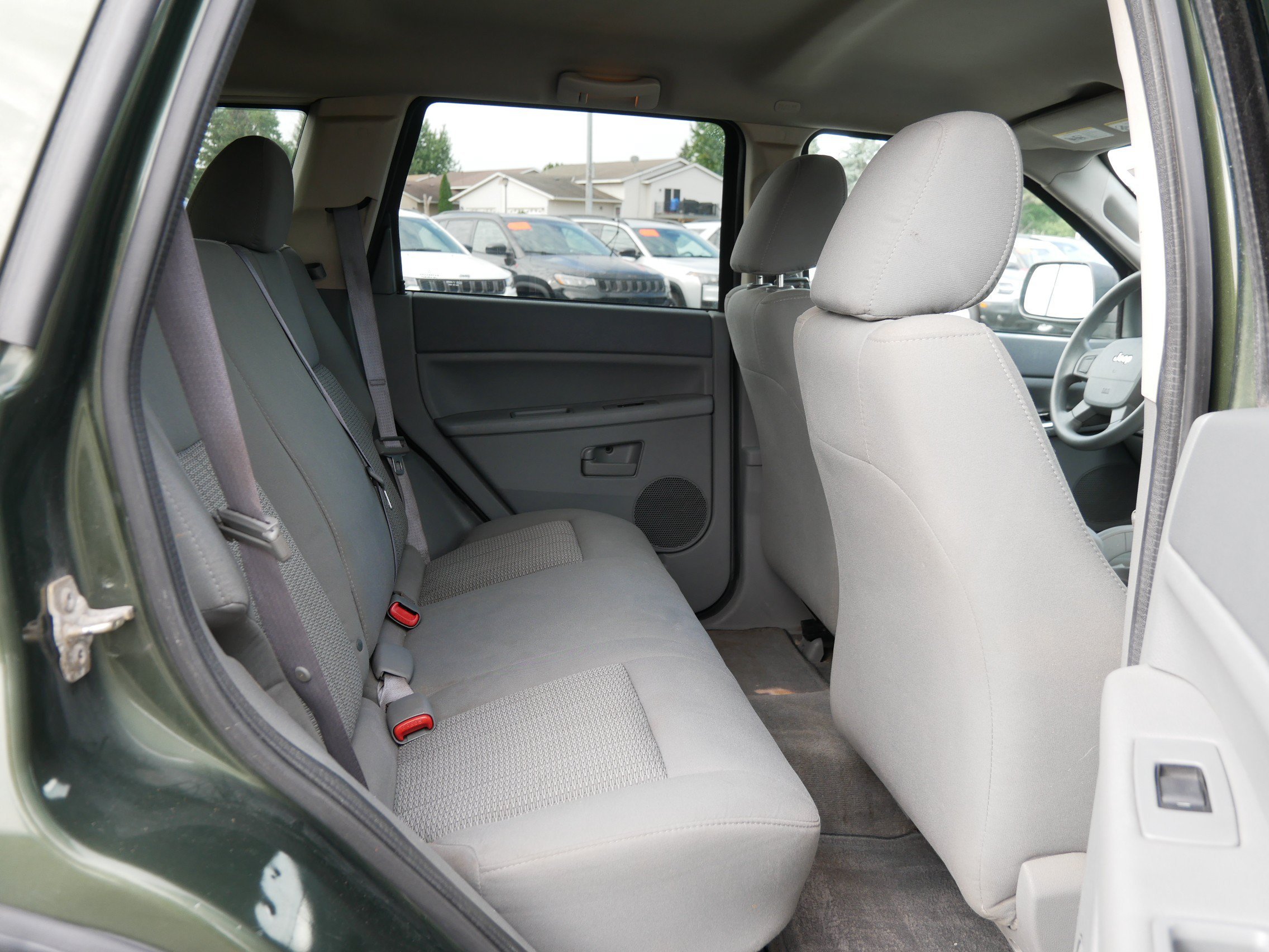 Used 2007 Jeep Green Metallic Jeep Laredo image 13