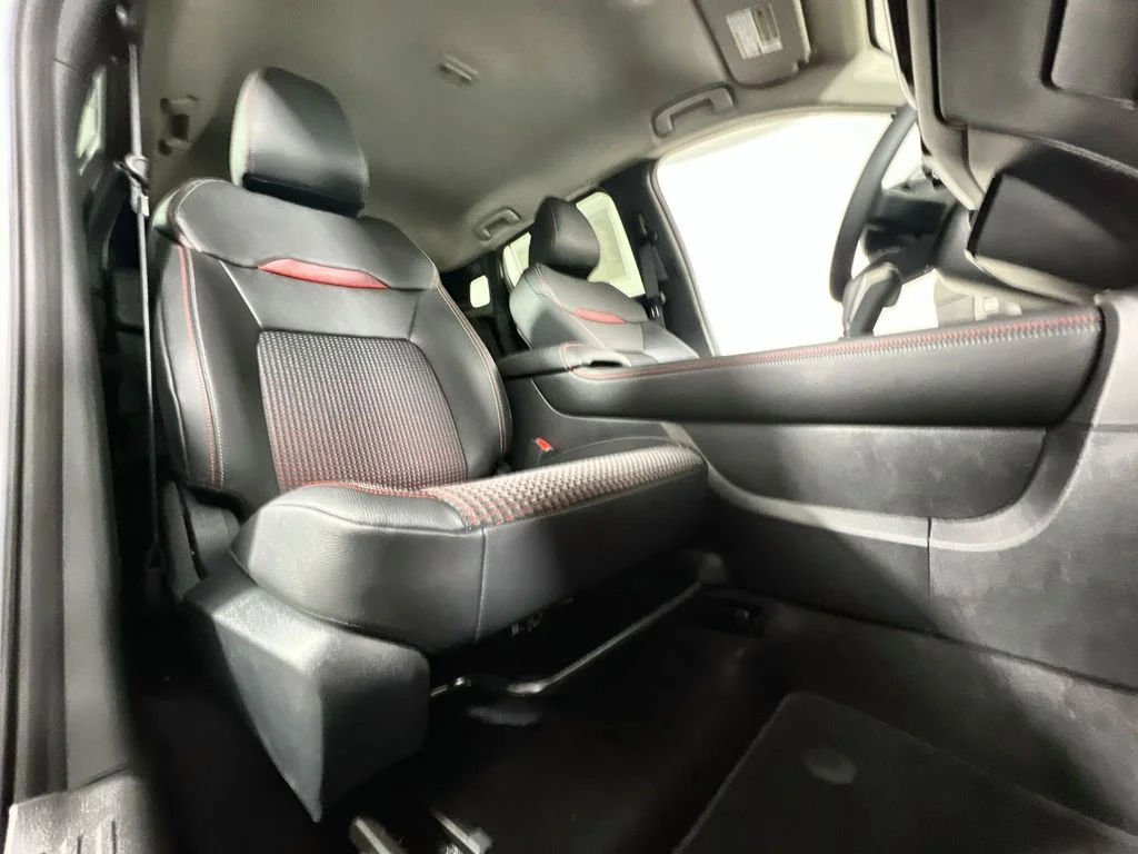 New 2026 Aspen White TriCoat / Super Black Two-tone Nissan SR image 24