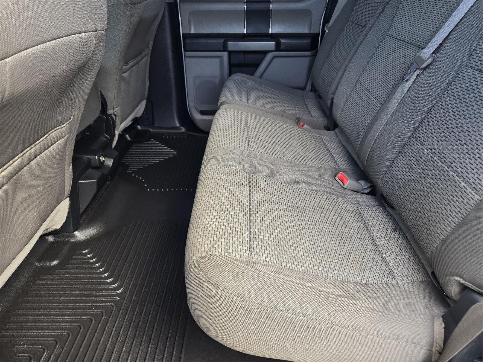 Used 2016 Oxford White FORD  image 30