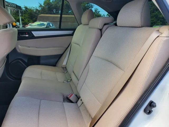 Used 2018 Crystal White P Subaru Premium image 19