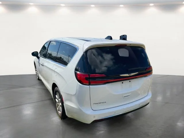 Used 2023 White Chrysler Touring L image 20