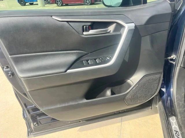 Used 2023  Toyota XLE image 11