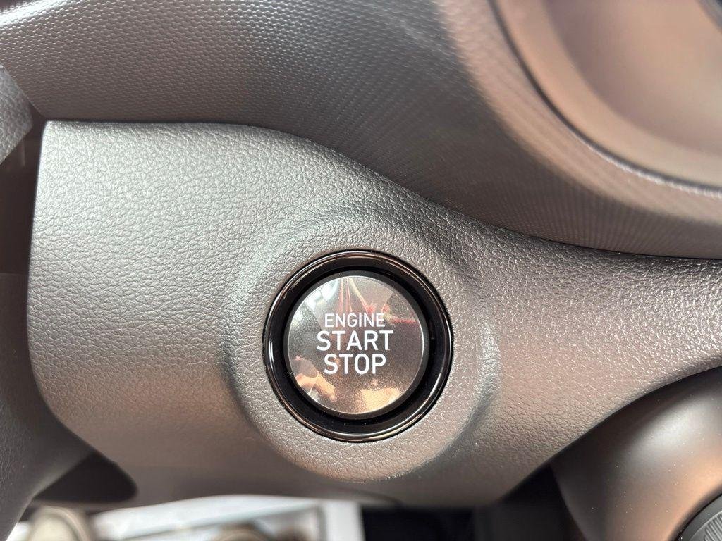 New 2026 White Hyundai SEL w/Two-Tone Roof image 18