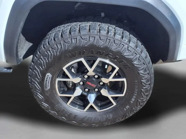 2024 GMC Canyon AT4X - Photo 9