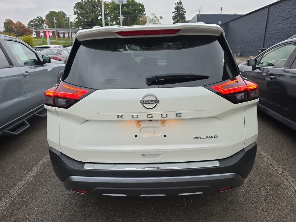 Certified Used 2023 Pearl White Tricoat Nissan SL image 10
