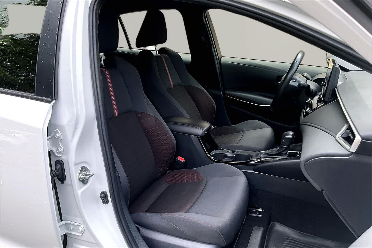 Used 2024 Ice Cap Toyota Hybrid SE image 9