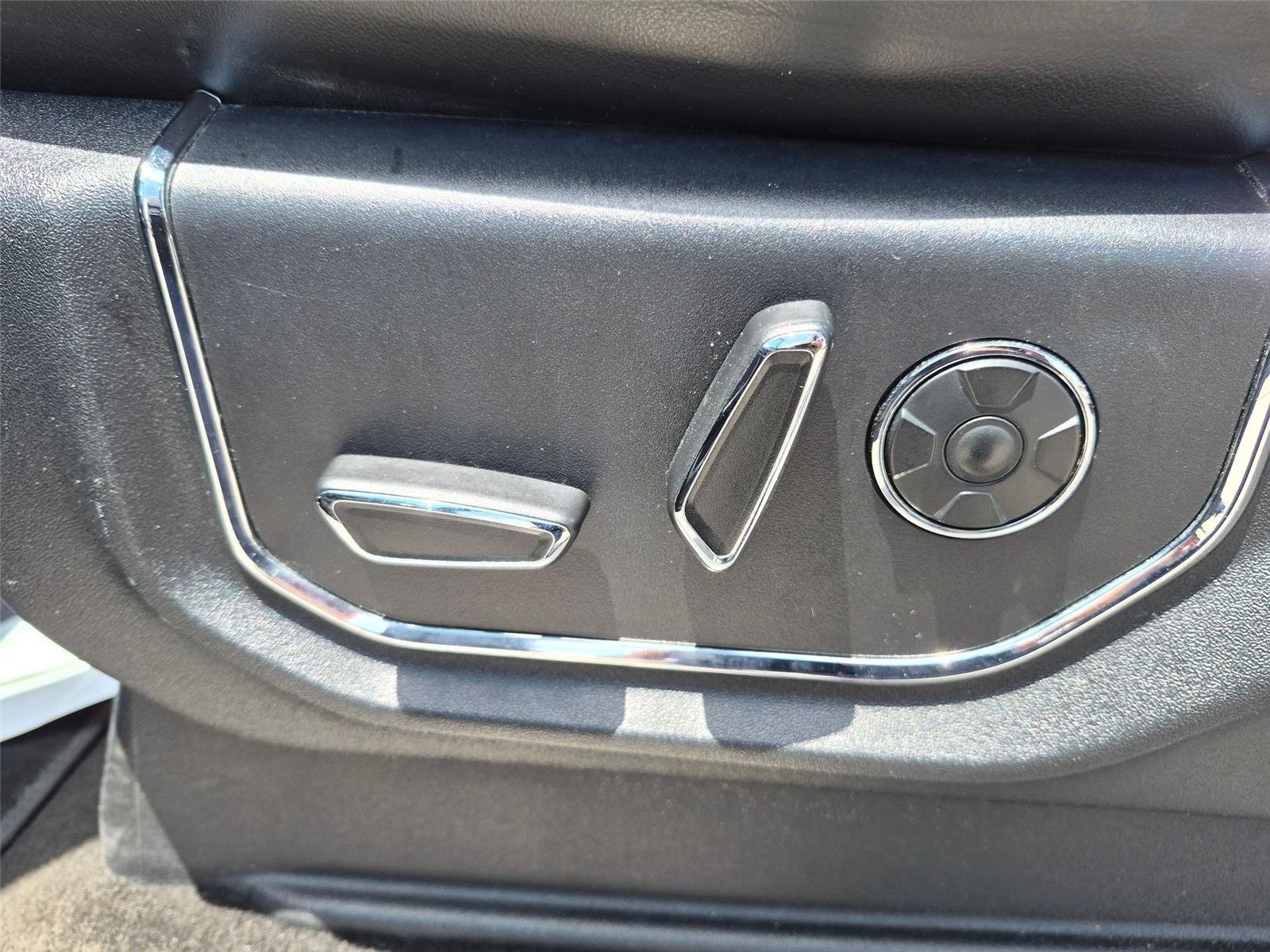 Used 2017 Shadow Black Ford Platinum image 15