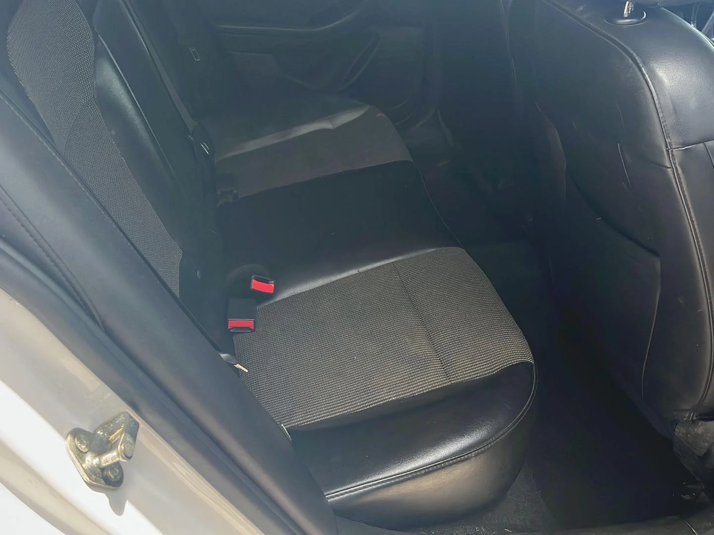 Used 2015 SUMMIT WHITE Chevrolet LT image 22