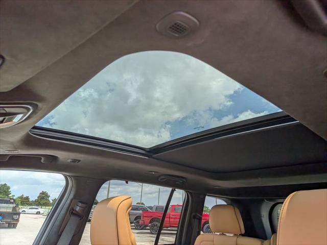 New 2026 Bright White Clear-Coat Exterior Paint Jeep Summit image 18