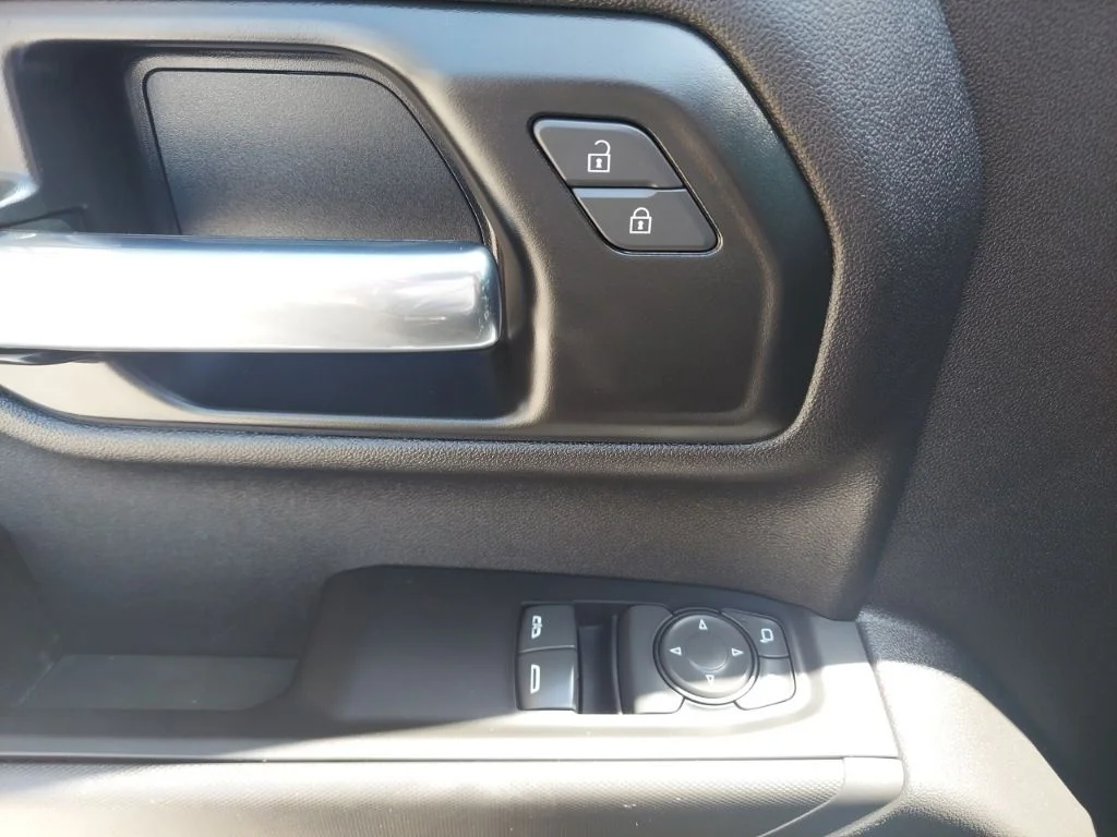 Used 2022 Blue Chevrolet WT image 16